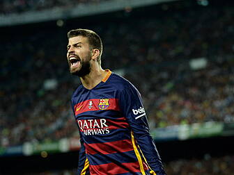 Pique's getting booed by S...